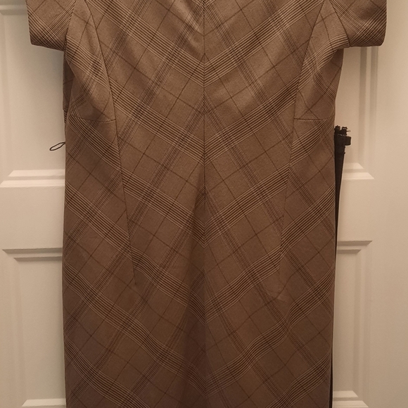 Dress - Picture 4 of 4